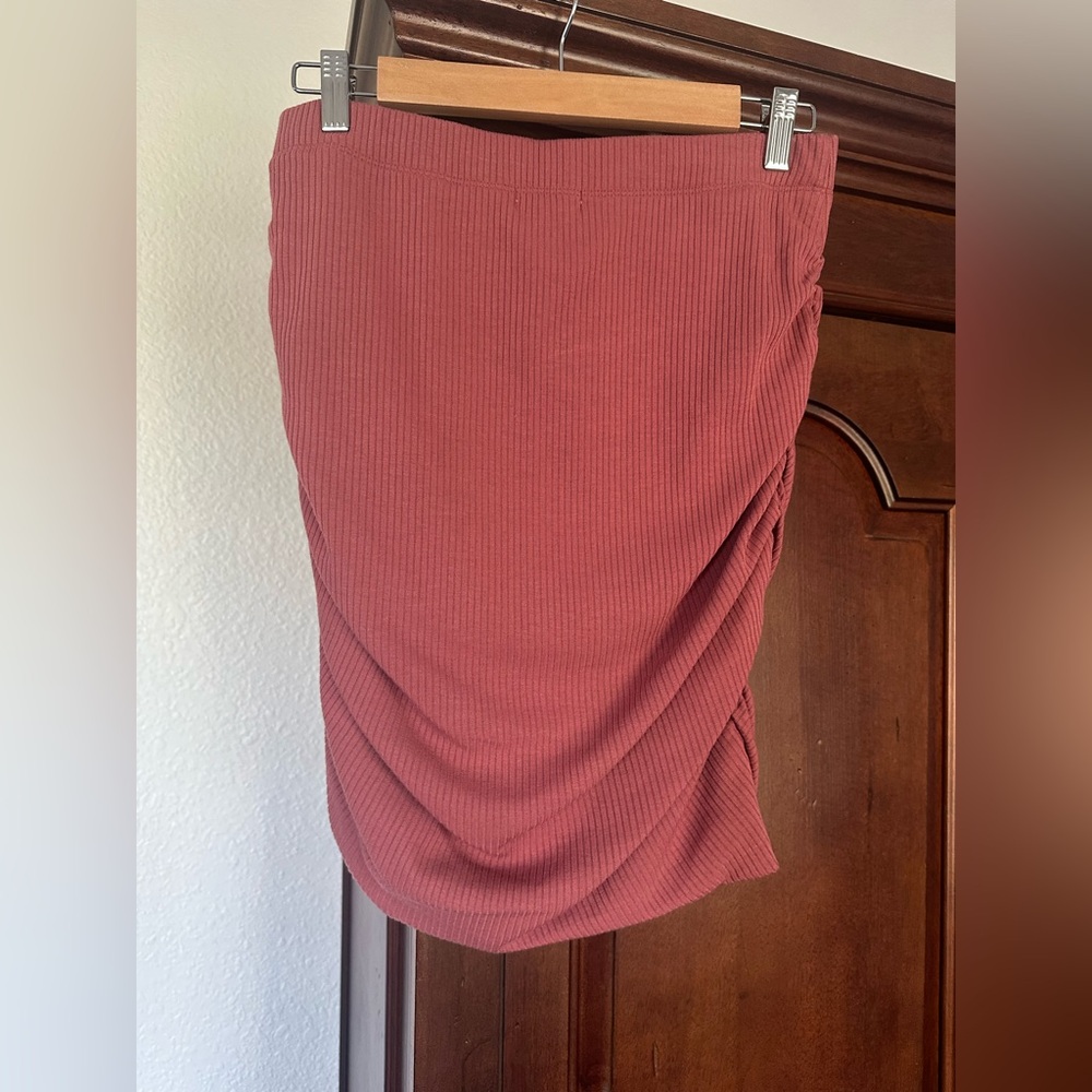 Sundry Ruched Pencil Skirt in Deep Red